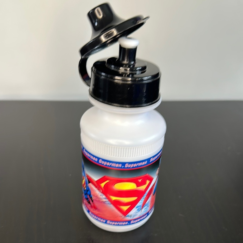 Superman Design Water Bottle - Picture 3 of 6